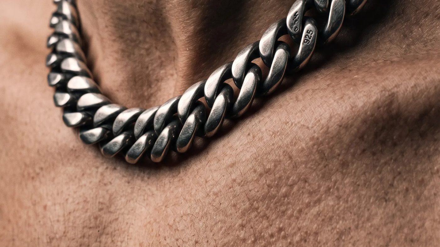Gargantilha de prata 925 masculina, elo grosso rente à base do pescoço